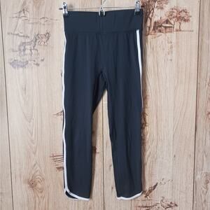 All Access Black White Stripe Capri Leggings Size Small